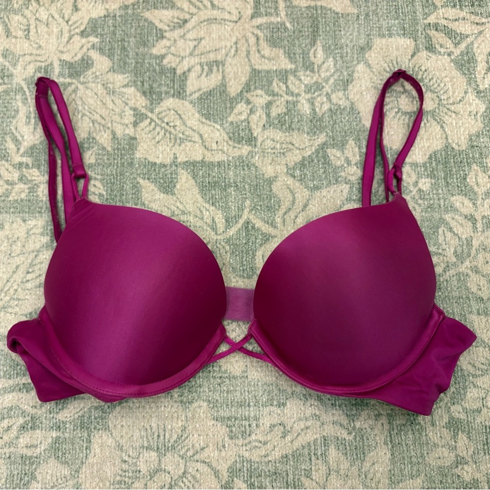 Victoria's Secret Bombshell Bra 32A in Fuchsia